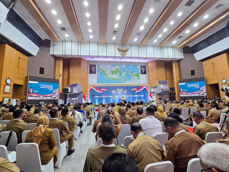 Kepala Bapperida Prov. Kalteng Hadiri Rakornis Perumahan Perdesaan