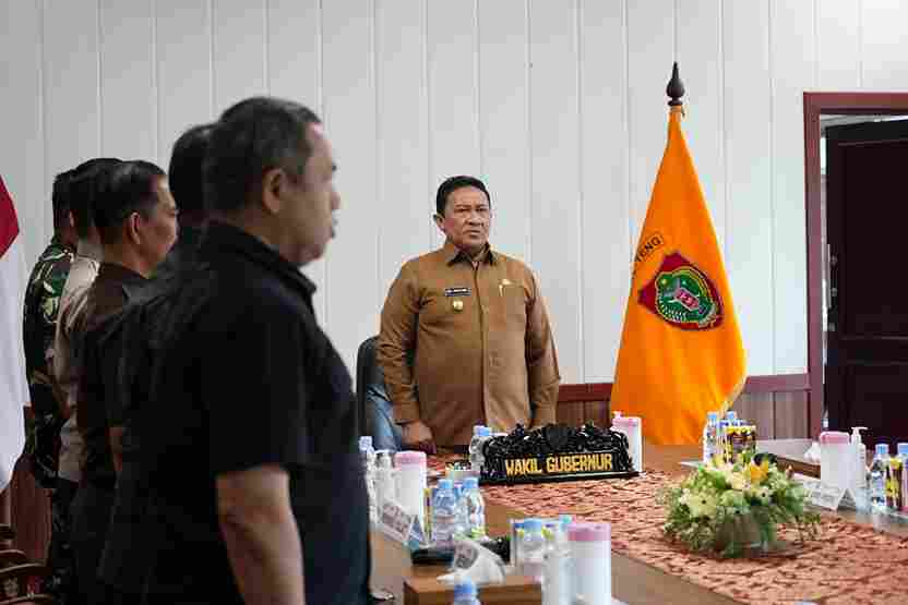 Kalaksa BPBD Prov. Kalteng Dampingi Wagub Edy PratowoIkuti Apel Kesiapsiagaan Karhutla