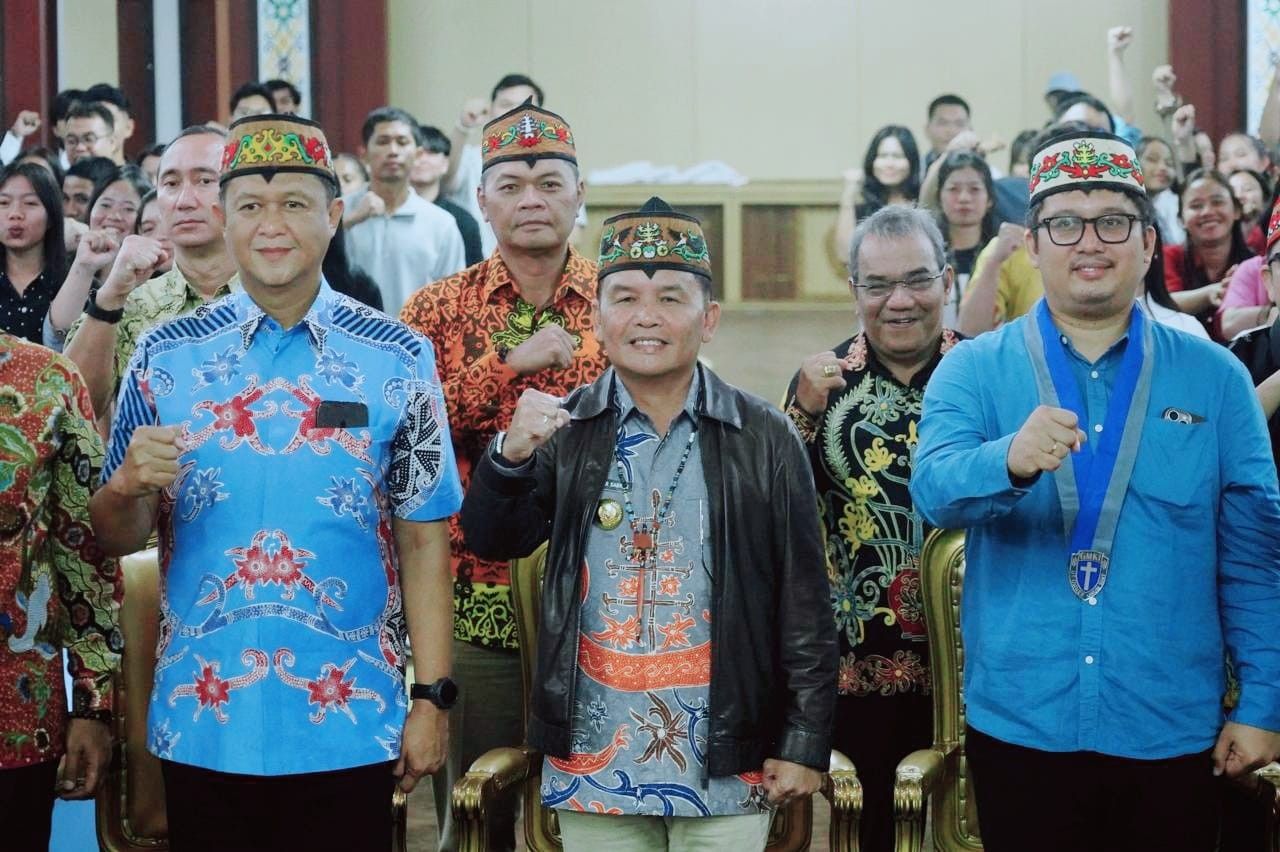 Gubernur Kalteng Agustiar Sabran Hadiri Pelantikan BPC GMKI Palangka Raya Masa Bakti 2025–2027