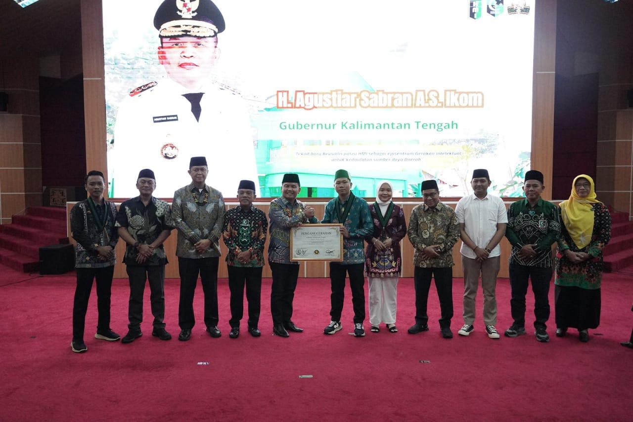 Gubernur Kalteng Agustiar Sabran Hadiri Pelantikan Pengurus HMI Cabang Palangka Raya Masa Bakti 2025–2026