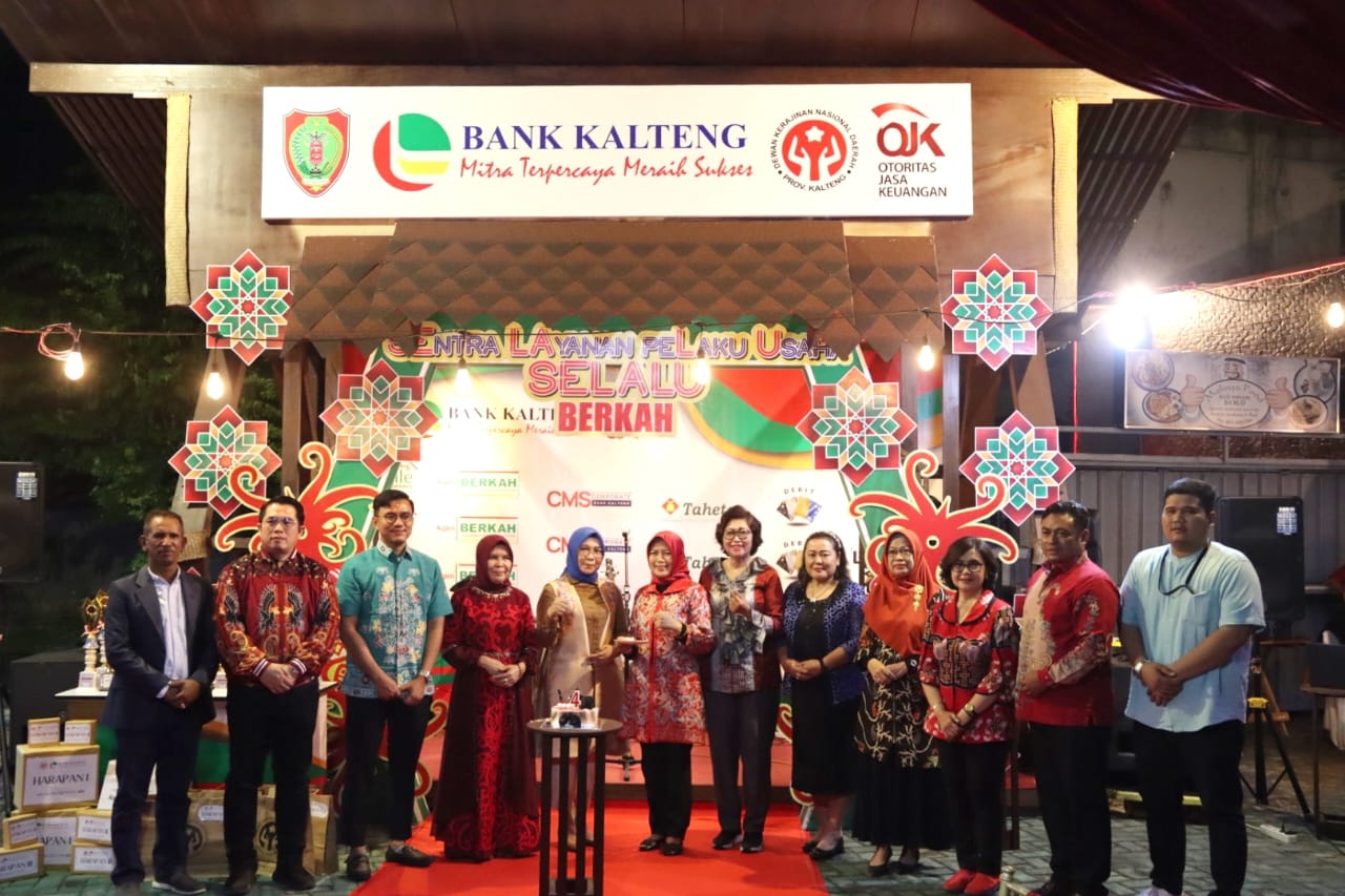 Ketua I TP PKK Prov. Kalteng Bidang Pembina Karakter Keluarga Nunu Andriani Edy Pratowo Hadiri Acara Perayaan Hari Jadi ke-4 Central Borneo Souvenir dan Penyerahan Hadiah Event Juli 2023