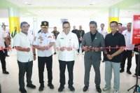 Plt. Sekda Leonard S. Ampung Buka Penerbangan Perdana Wings Air PKY–PKN
